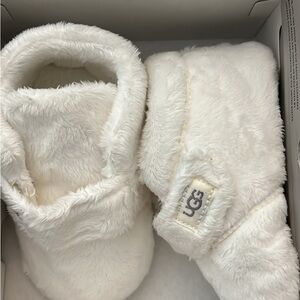 Baby UGG Bixbee White Furry Booties